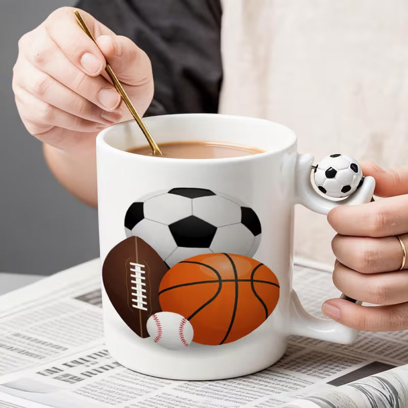 Fußballtasse mit drehbaren Ball